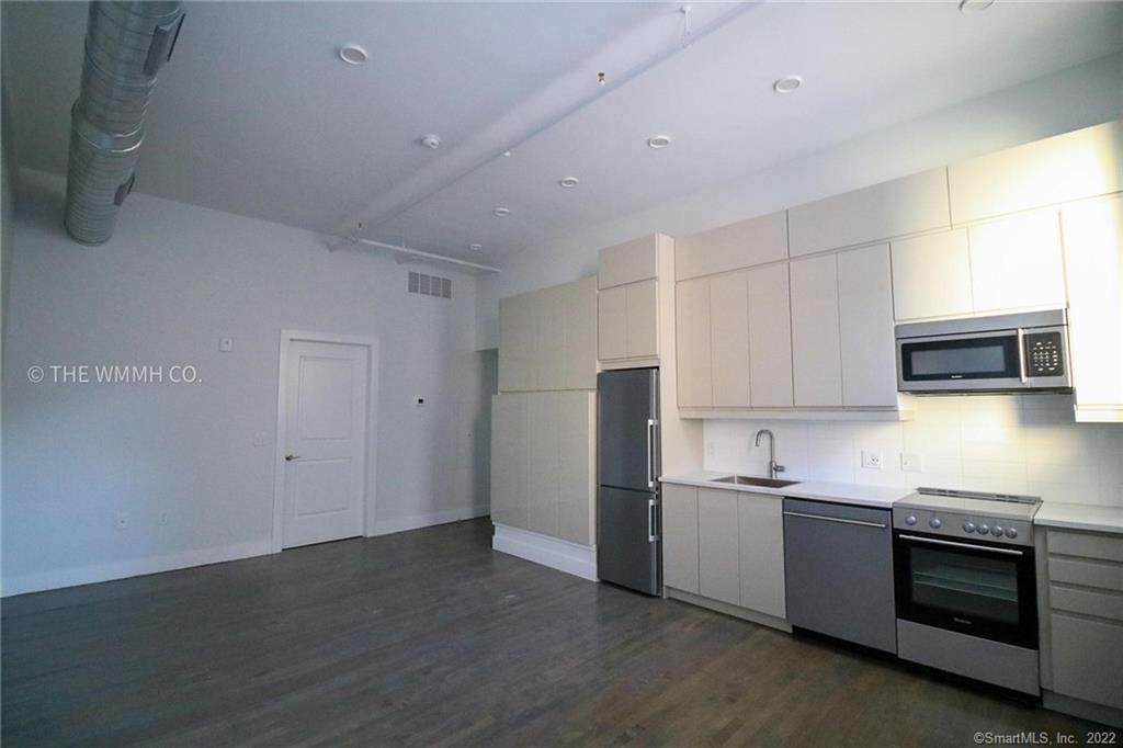 132 Temple Street - Photo 1