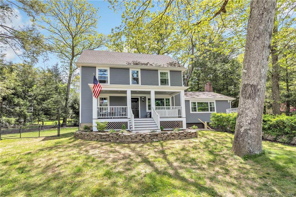 108 Winnepoge Drive - Photo 1