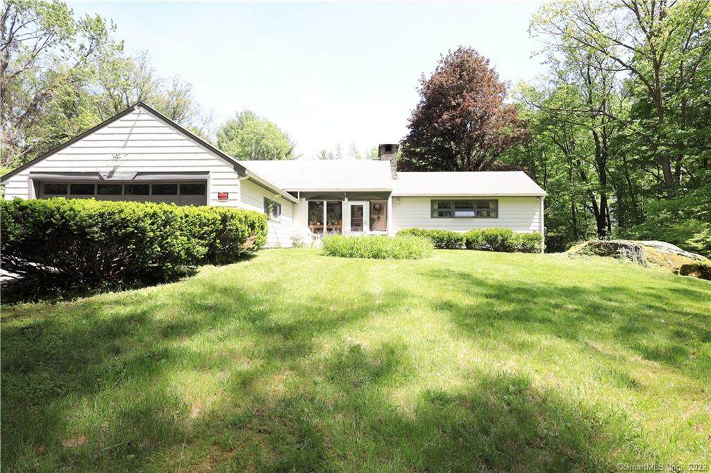 1064 Litchfield Turnpike - Photo 1