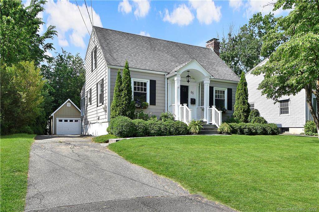 65 Edgemere Avenue - Photo 1