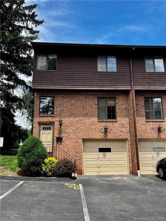237 Strawberry Hill Avenue - Photo 1