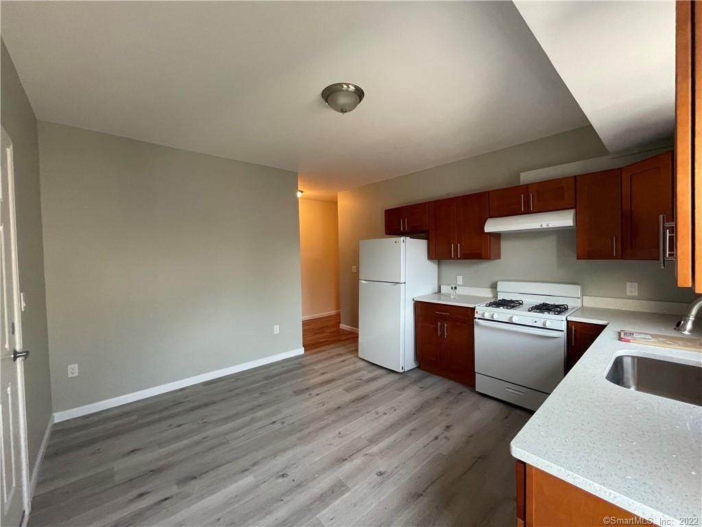 723 Noble Avenue - Photo 1