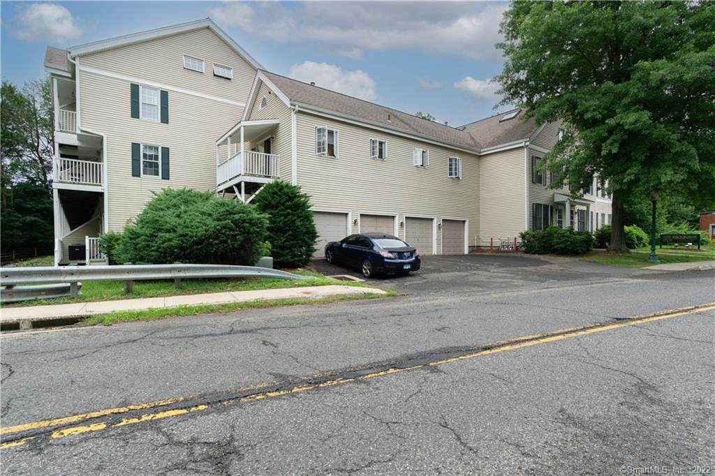 4 West Court - Photo 1
