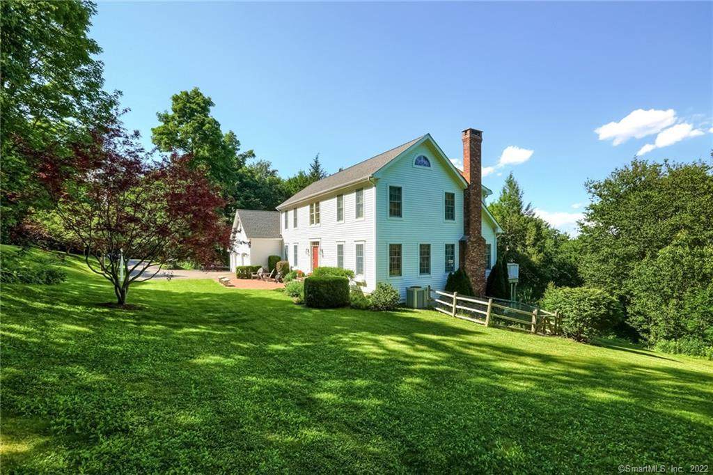 7 Sherwood Hill Road - Photo 1