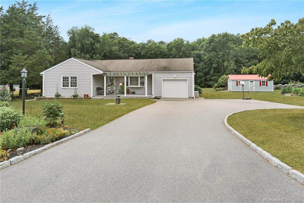 39 Mohegan Drive - Photo 1