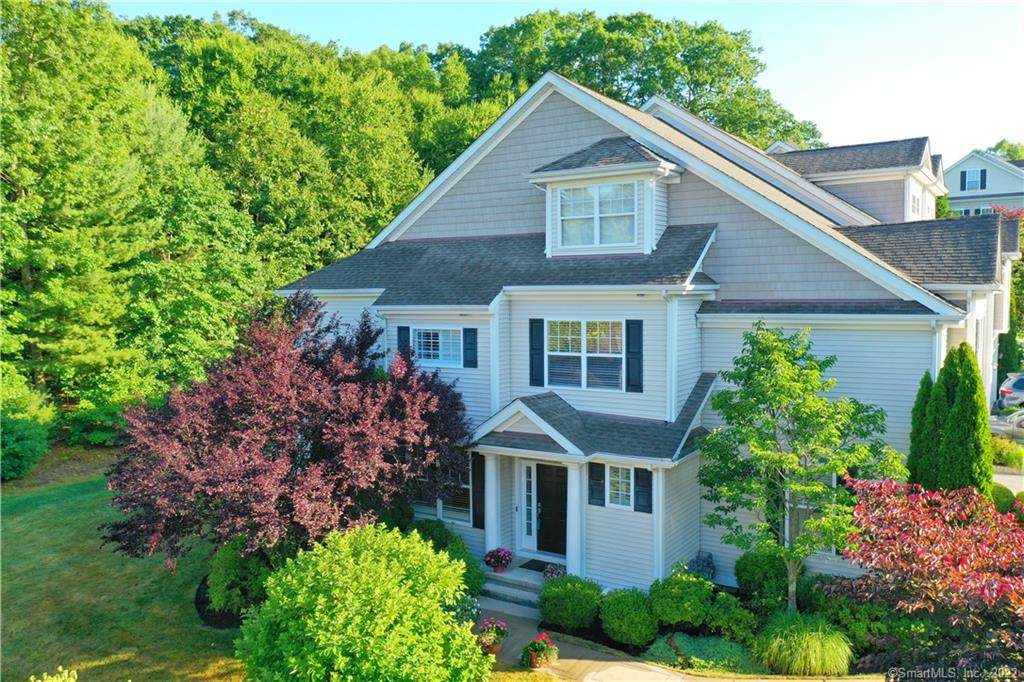 31 Ridgewood Drive - Photo 1