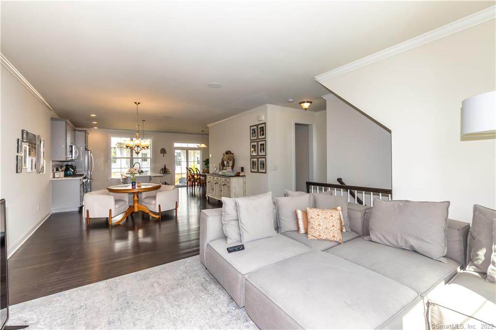 44 Brentwood Circle - Photo 1