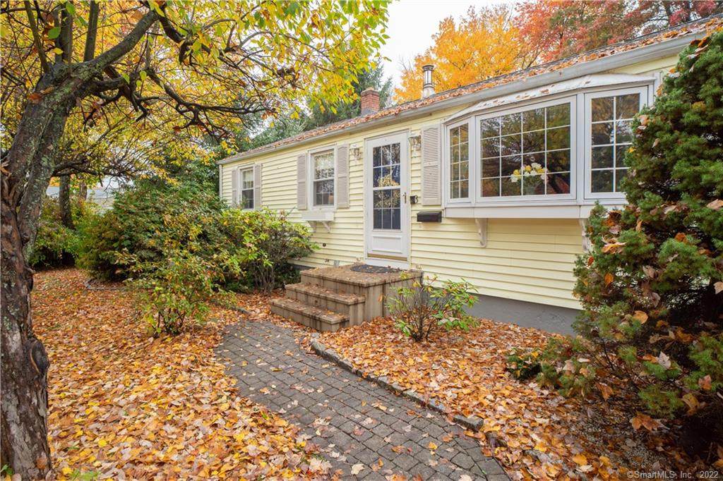 3 Pickett Lane - Photo 1