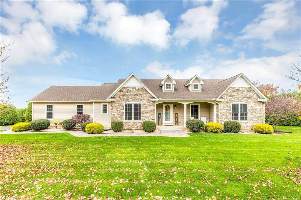 2 Hayfield Lane - Photo 1