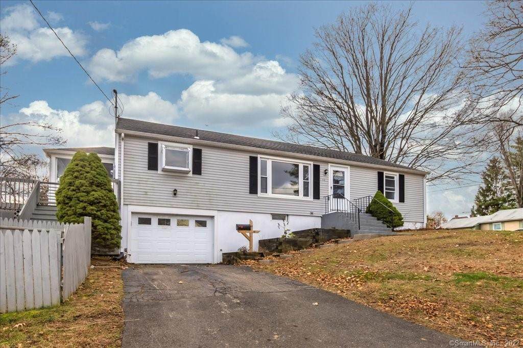 10 Claremont Avenue - Photo 1