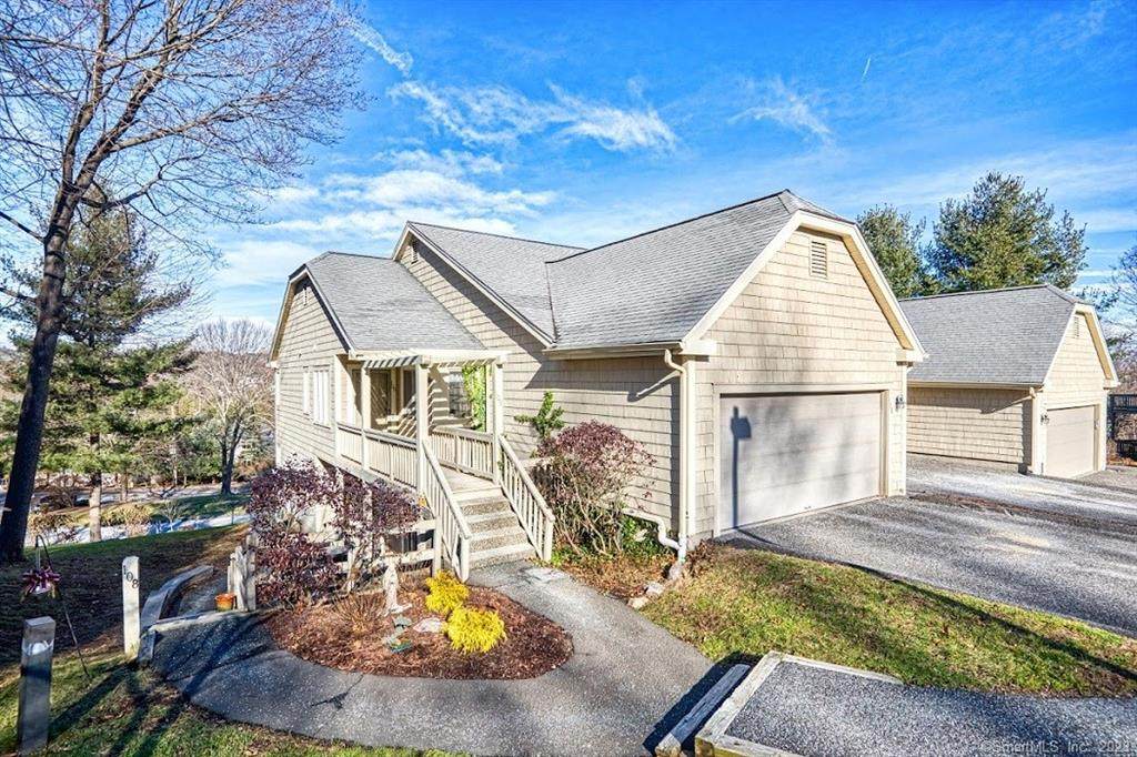 12 Boulevard Drive - Photo 1