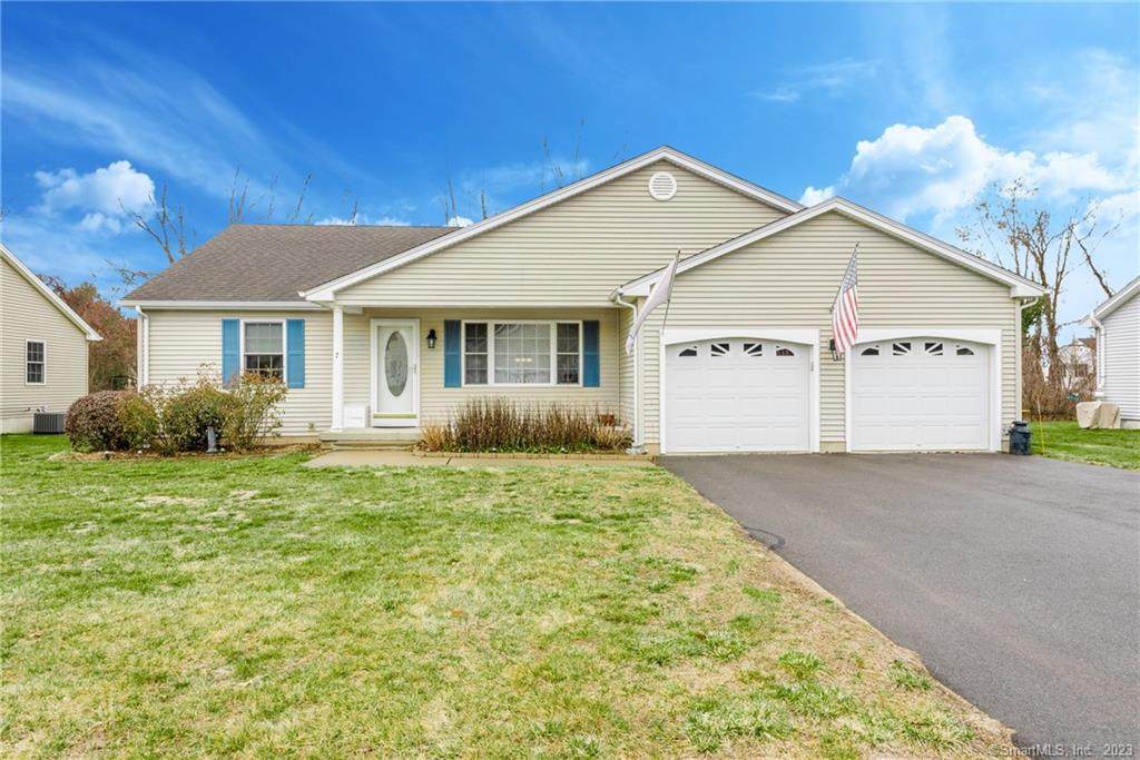 7 Acorn Drive - Photo 1