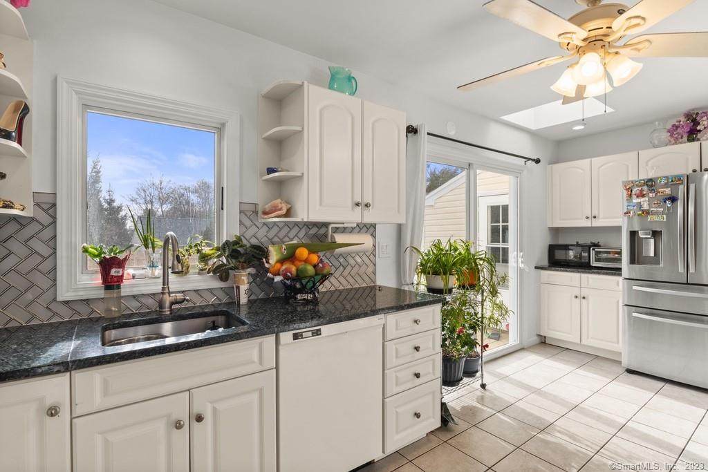 7 Lewelyn Road - Photo 1