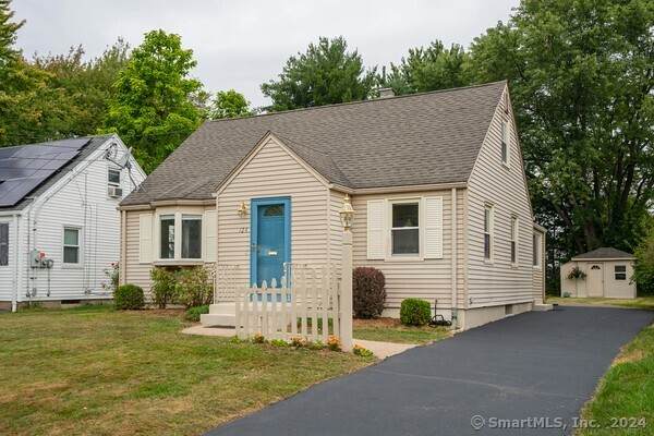 124 Edgemere Avenue - Photo 1