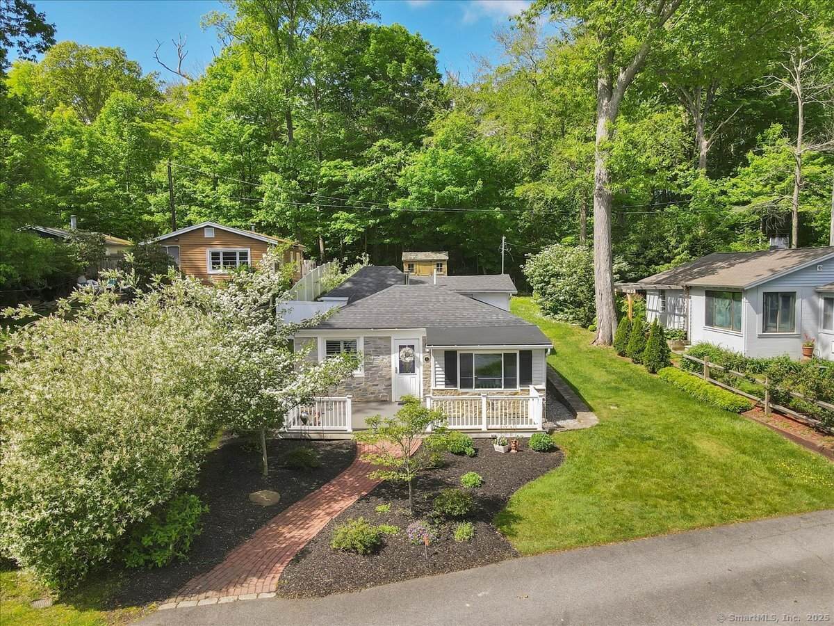 538 Winthrop Road - Photo 1