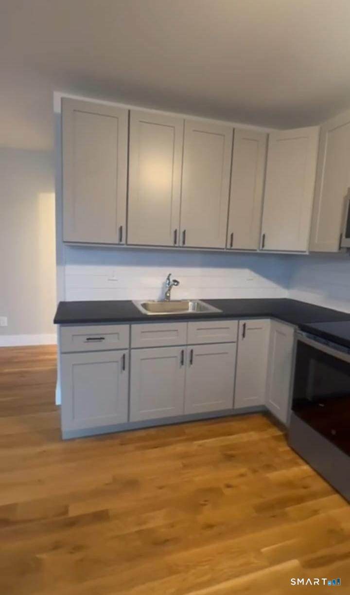 980 Hancock Avenue - Photo 1