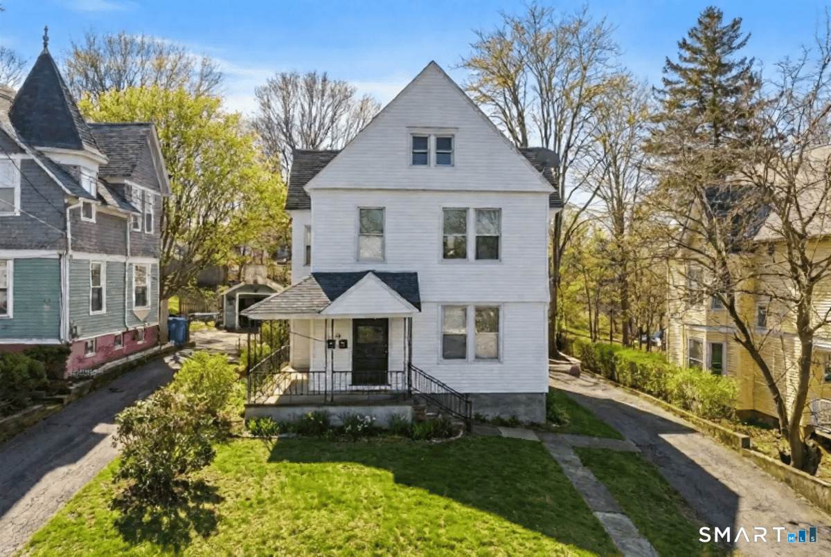 39 Greene Avenue - Photo 1