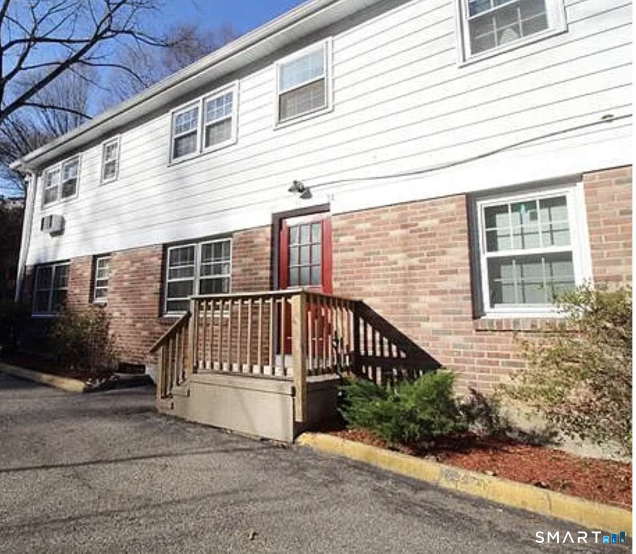 646 Howe Avenue - Photo 1