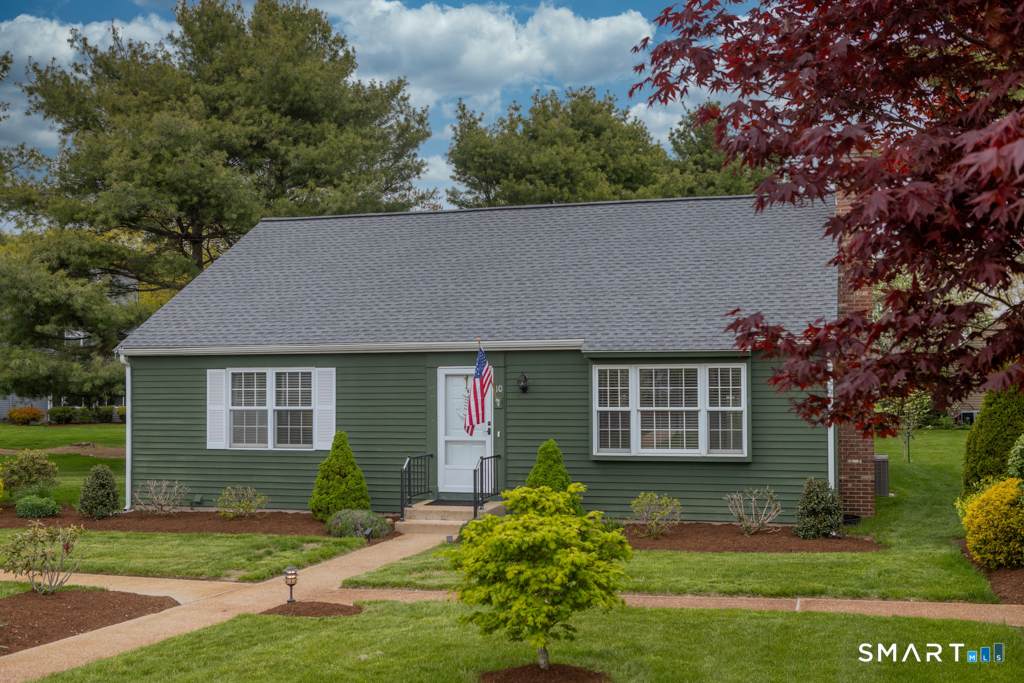 10 Runnymede Lane - Photo 1