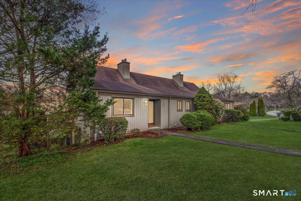 402 Montauk Lane - Photo 1