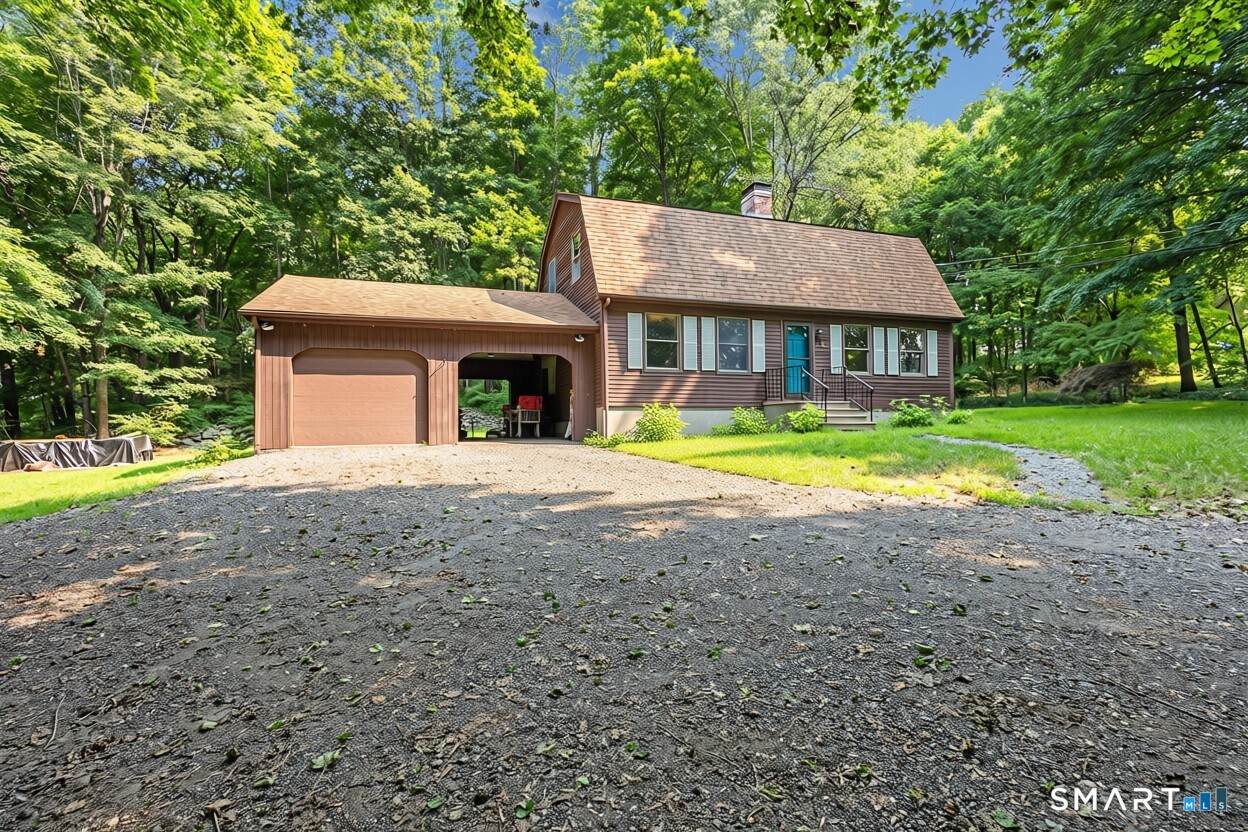 4 Railroad Avenue - Photo 1