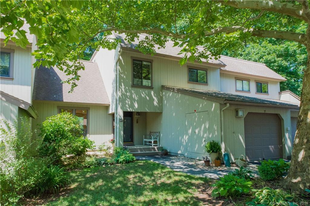 37 Applewood Lane - Photo 1