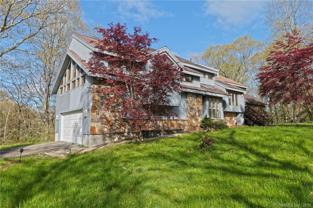 8 Fox Run - Photo 1