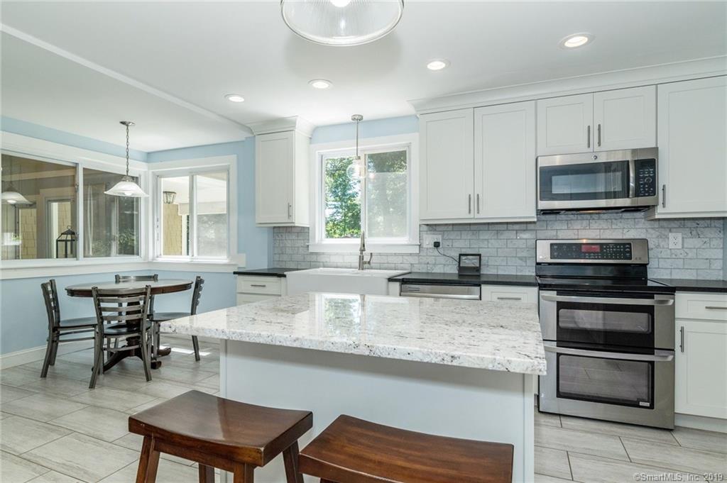 137 Ponus Avenue - Photo 1