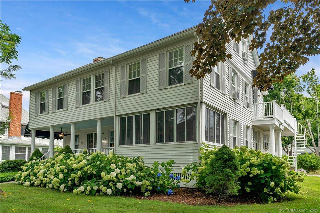 10 West Walk - Photo 1
