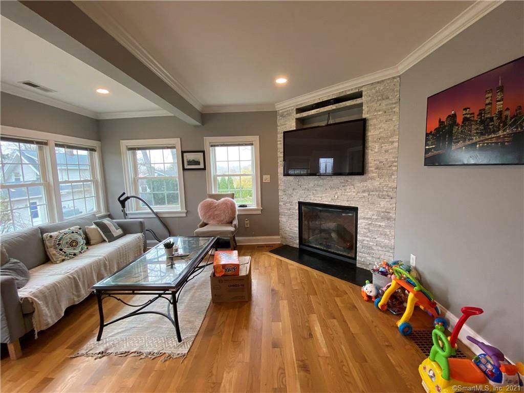 87 Saint Charles Avenue - Photo 1