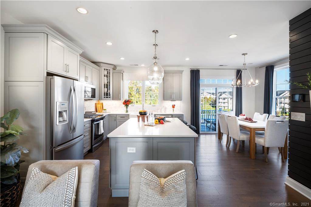 109 Brentwood Circle - Photo 1