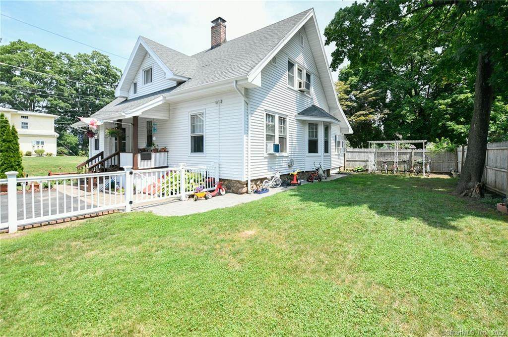 1544 Stanley Street - Photo 1
