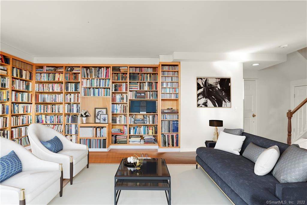 11 Lafayette Court - Photo 1