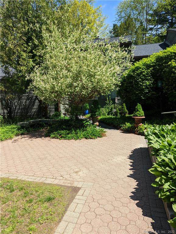 11 Wintergreen Court - Photo 1