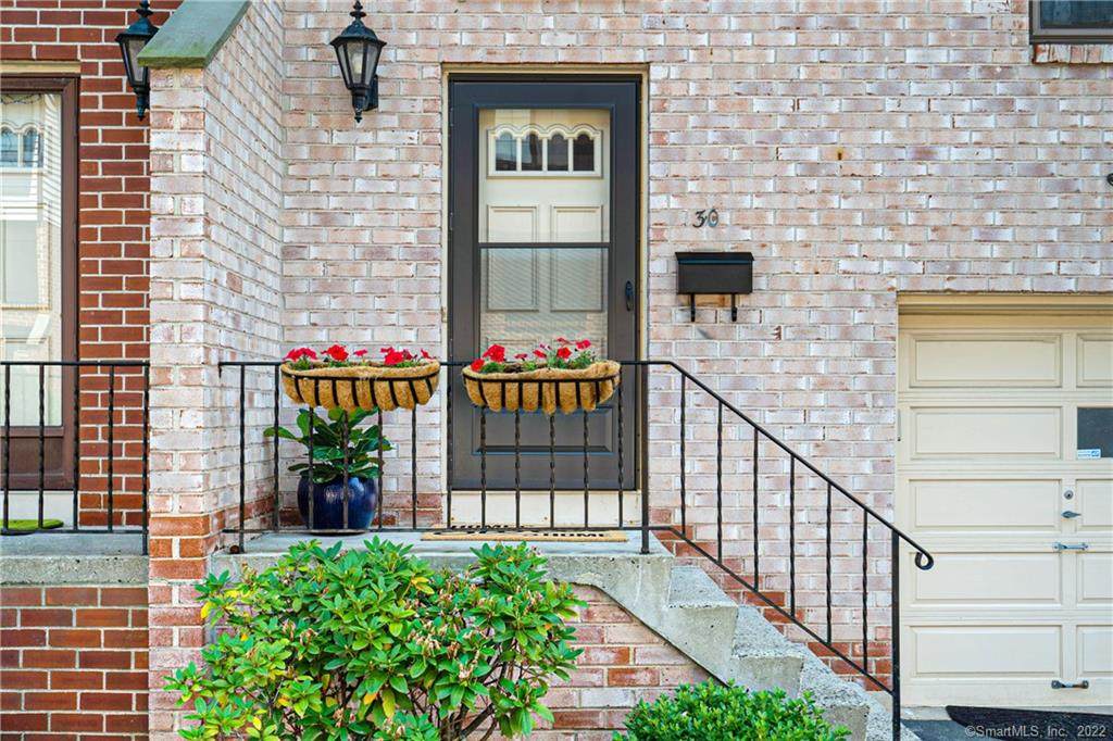 237 Strawberry Hill Avenue - Photo 1