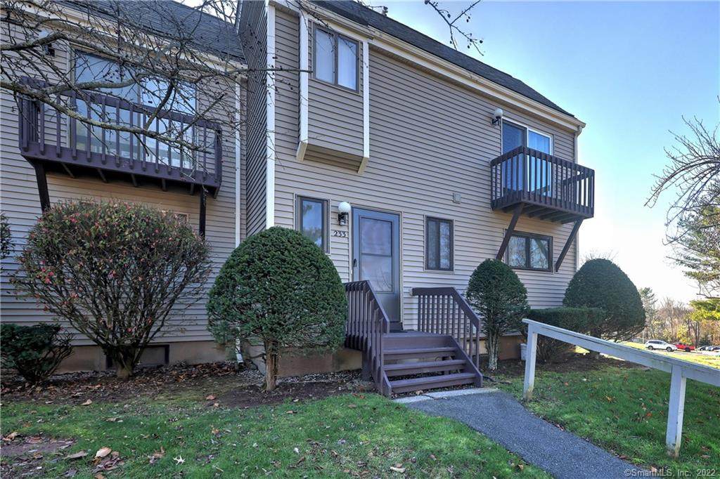 233 Oxford Court - Photo 1