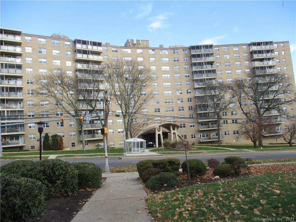 2600 Park Avenue - Photo 1