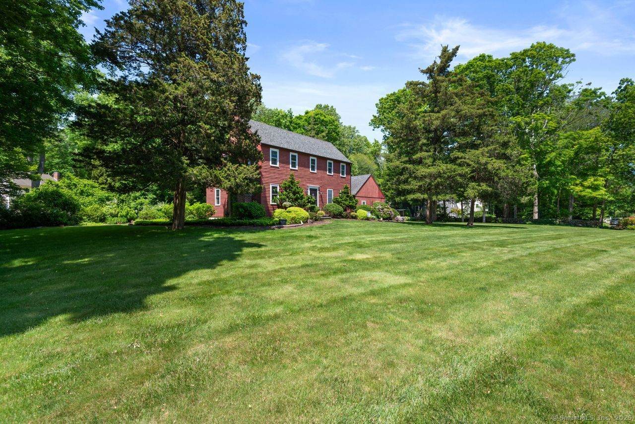 3 Colonial Drive - Photo 1
