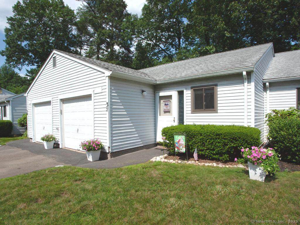 32 Knoll Lane - Photo 1