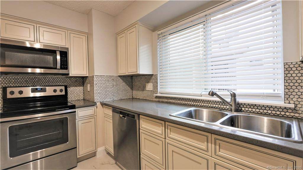 130 Myrtle Avenue - Photo 1