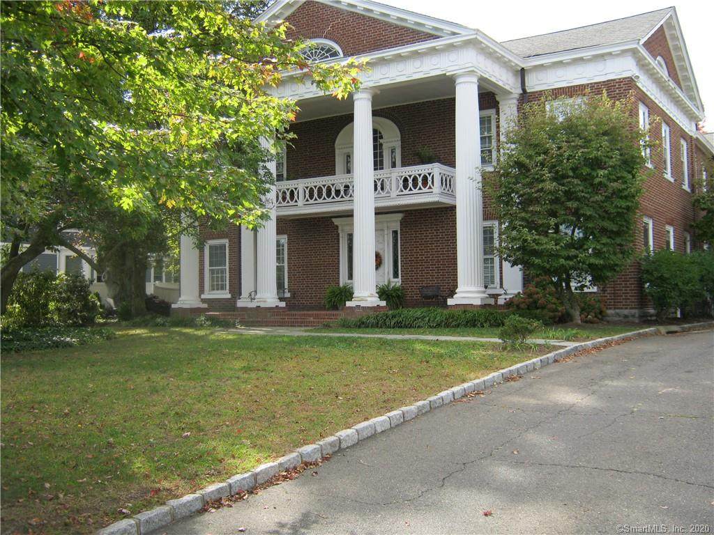 5 Elmcrest Terrace - Photo 1