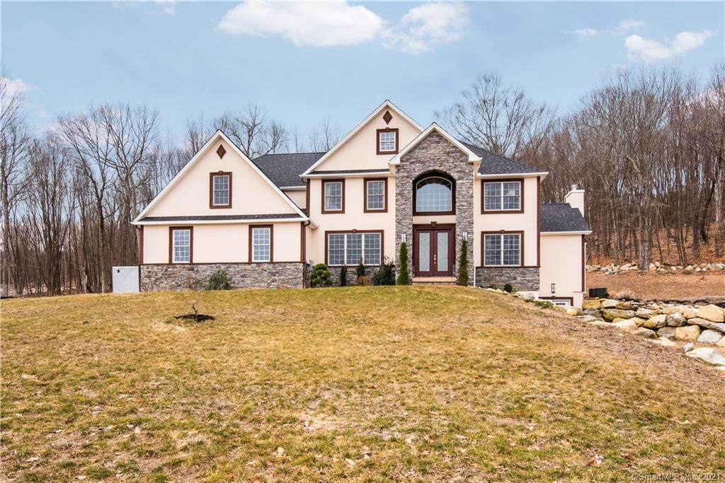 17 Highwood Crossing - Photo 1