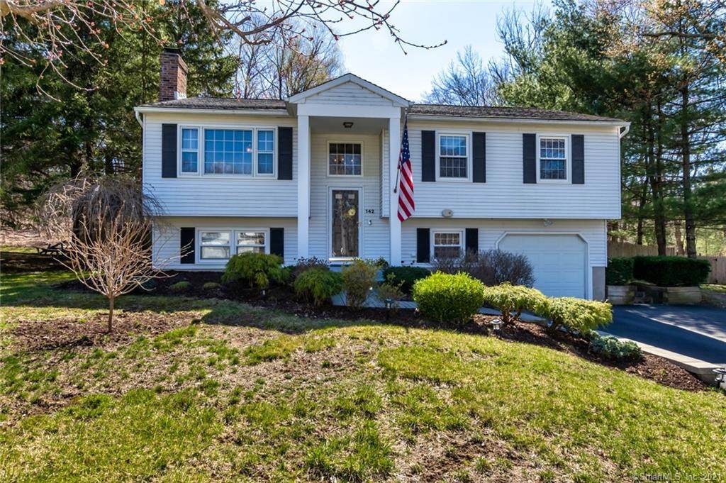 142 Oxbow Drive - Photo 1