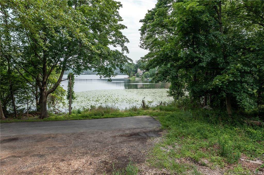 8 Lake Drive - Photo 1