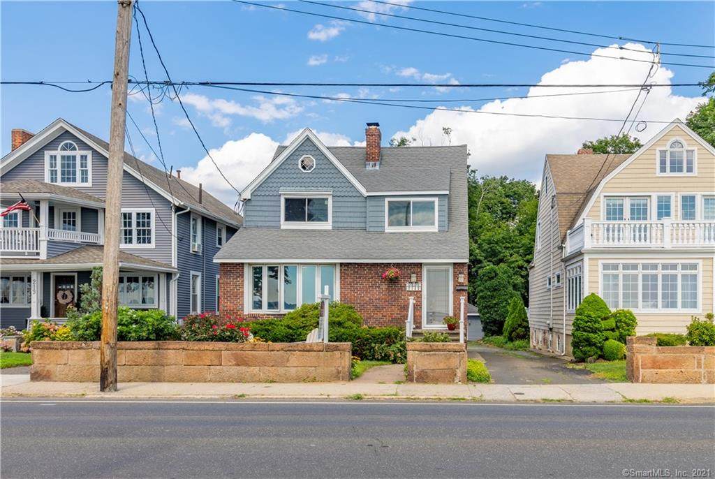 215 Townsend Avenue - Photo 1