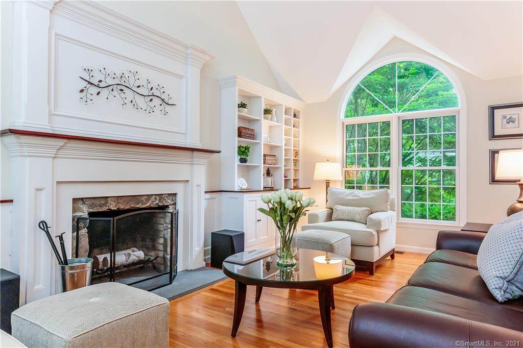 9 Suffolk Drive - Photo 1