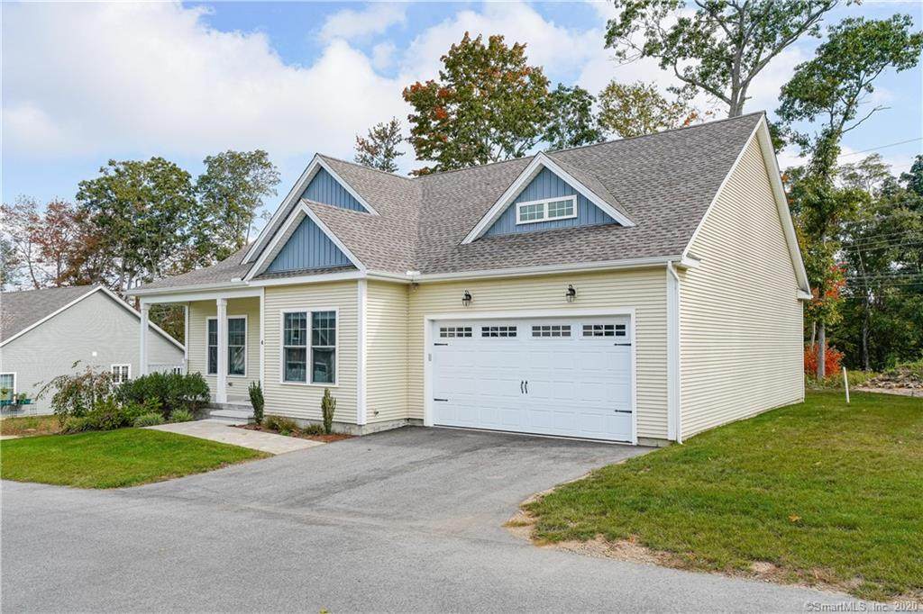 4 Essex Glen Drive - Photo 1