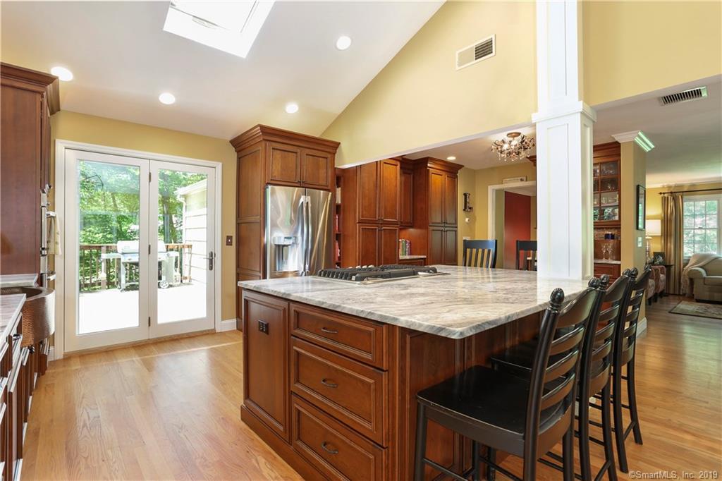 28 Fieldcrest Drive - Photo 1