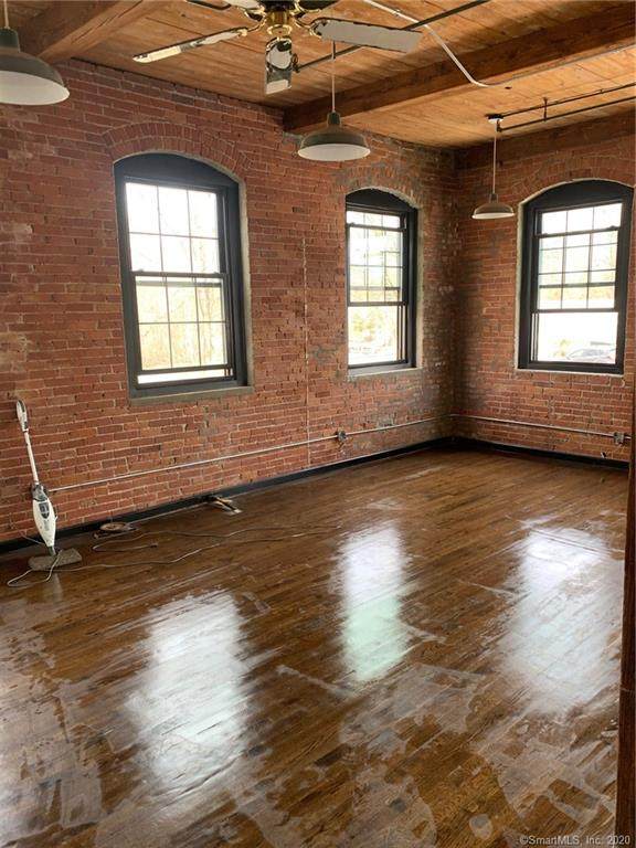 125 West Main Street - Photo 1