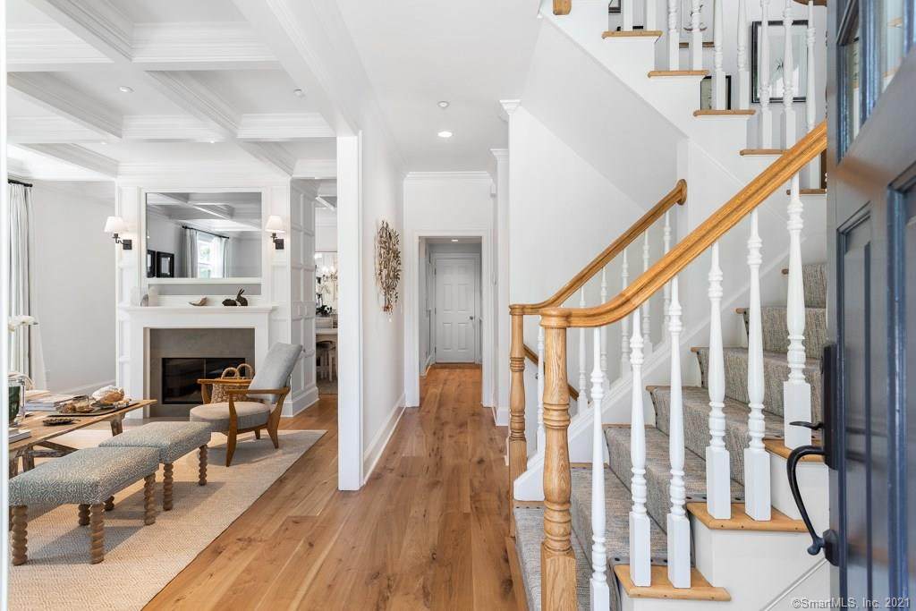 233 Milbank Avenue - Photo 1